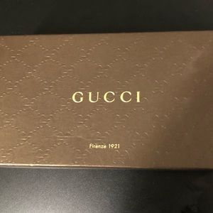 Gucci  Authentic monogram /Red  Wallet !!!!!! EUC